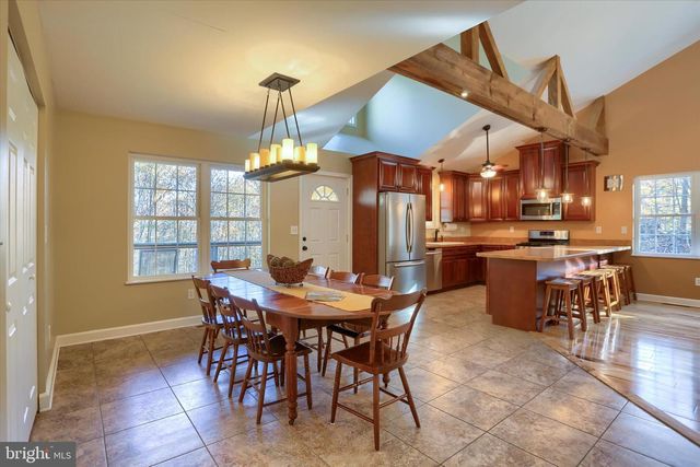 8620 MONNS GAP RD, Waynesboro, PA 17268