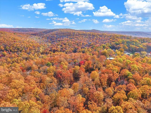 8620 MONNS GAP RD, Waynesboro, PA 17268