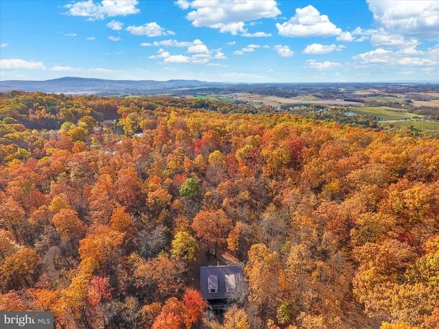 8620 MONNS GAP RD, Waynesboro, PA 17268