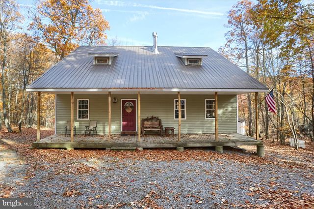 8620 MONNS GAP RD, Waynesboro, PA 17268