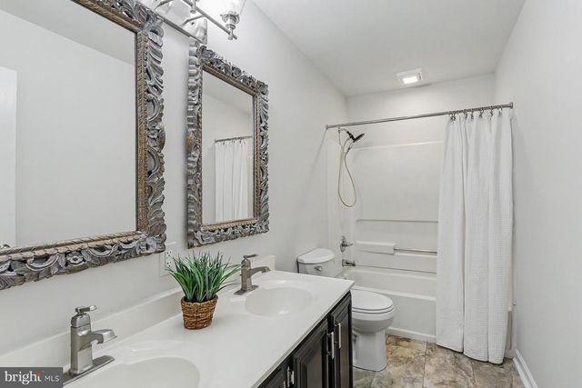 295 ROBIN HILL CIR, York, PA 17404