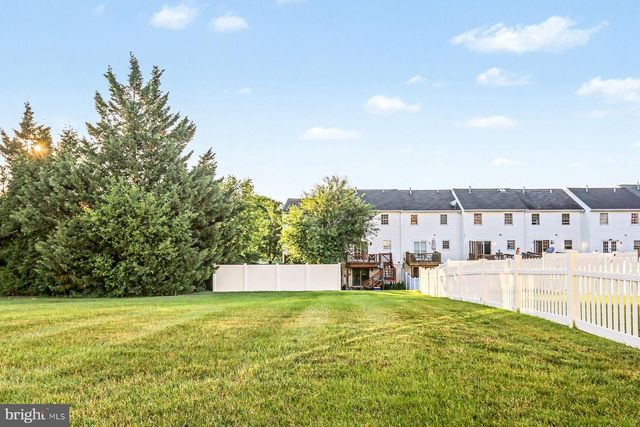 295 ROBIN HILL CIR, York, PA 17404