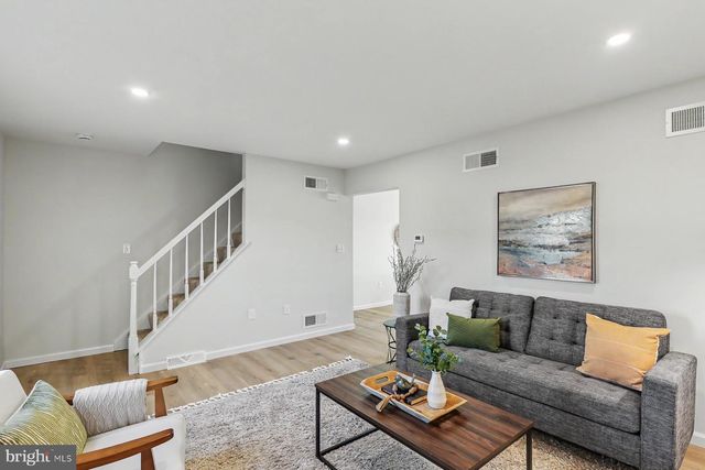 295 ROBIN HILL CIR, York, PA 17404
