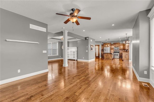 21913 W 95th Terrace, Lenexa, KS 66220