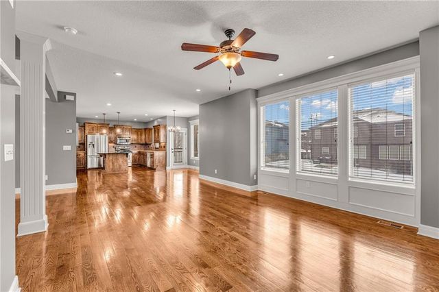 21913 W 95th Terrace, Lenexa, KS 66220