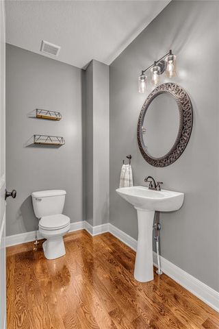 21913 W 95th Terrace, Lenexa, KS 66220