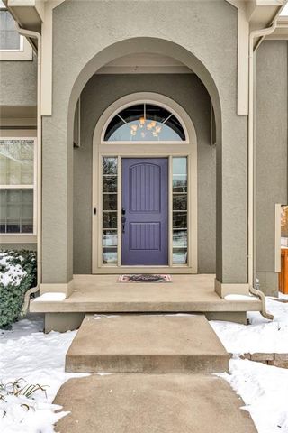 21913 W 95th Terrace, Lenexa, KS 66220