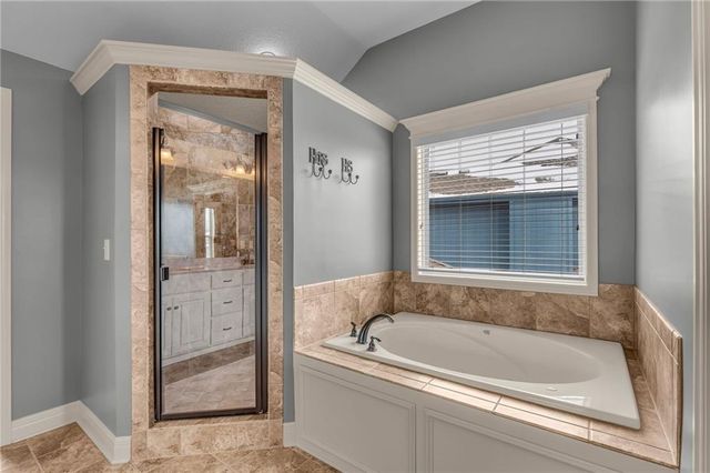 21913 W 95th Terrace, Lenexa, KS 66220