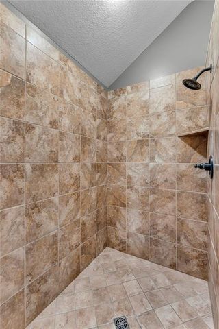 21913 W 95th Terrace, Lenexa, KS 66220