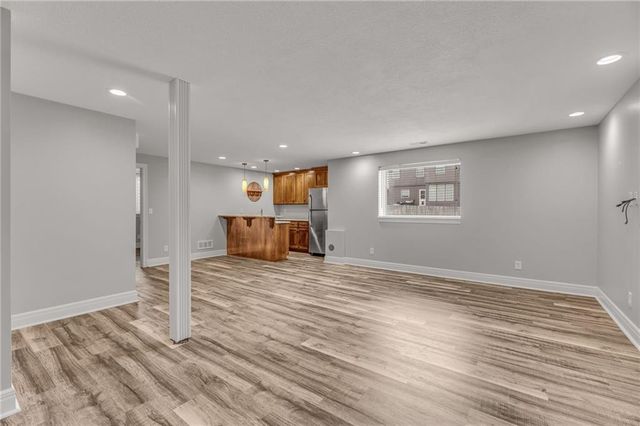 21913 W 95th Terrace, Lenexa, KS 66220