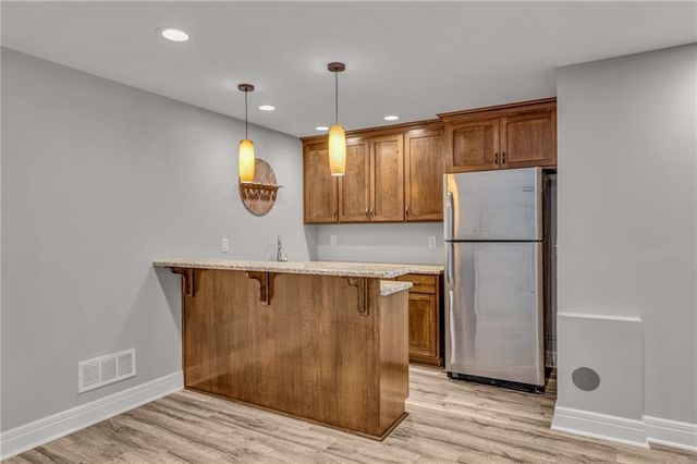 21913 W 95th Terrace, Lenexa, KS 66220