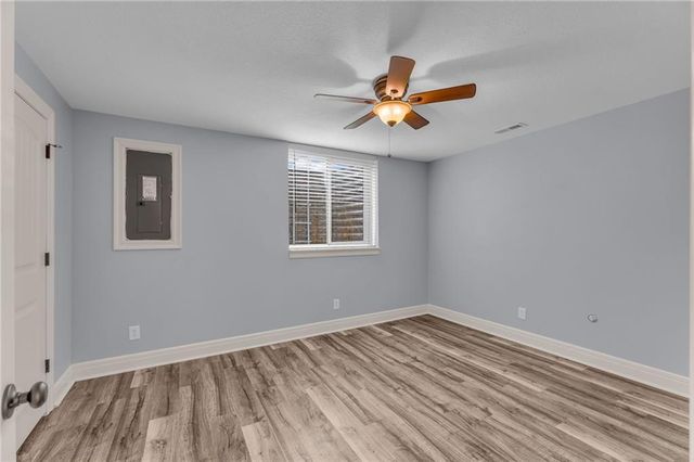 21913 W 95th Terrace, Lenexa, KS 66220