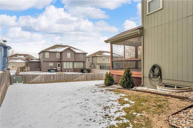 21913 W 95th Terrace, Lenexa, KS 66220