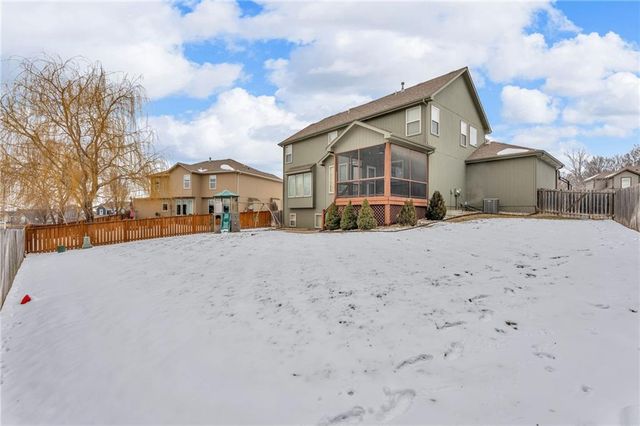 21913 W 95th Terrace, Lenexa, KS 66220