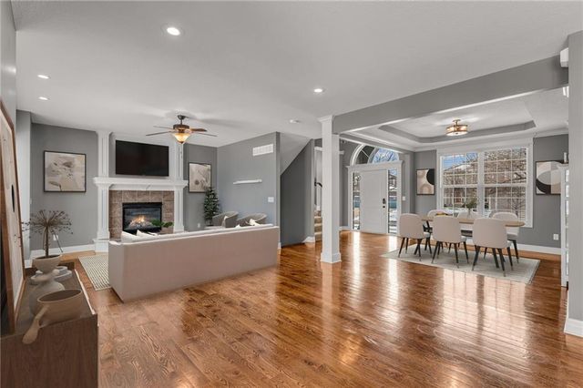 21913 W 95th Terrace, Lenexa, KS 66220