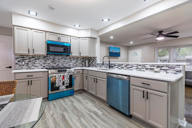 432 W 67th Lane, Merrillville, IN 46410