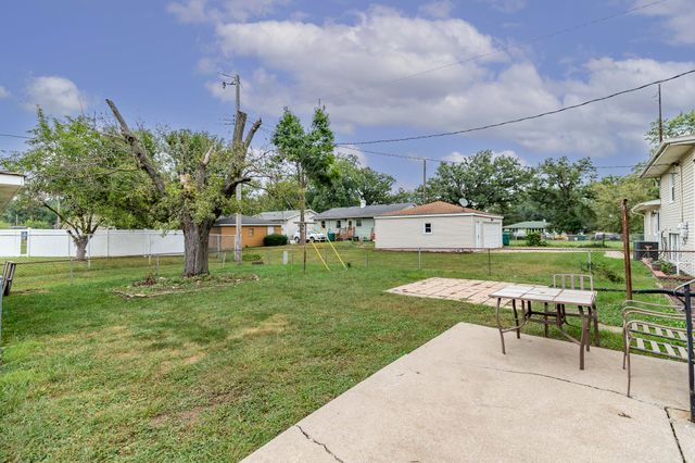 432 W 67th Lane, Merrillville, IN 46410