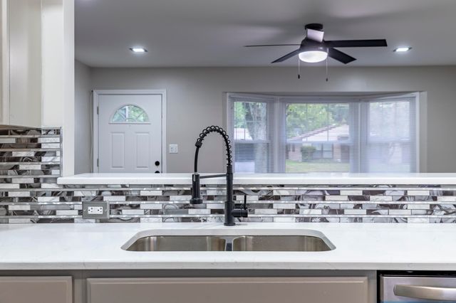 432 W 67th Lane, Merrillville, IN 46410