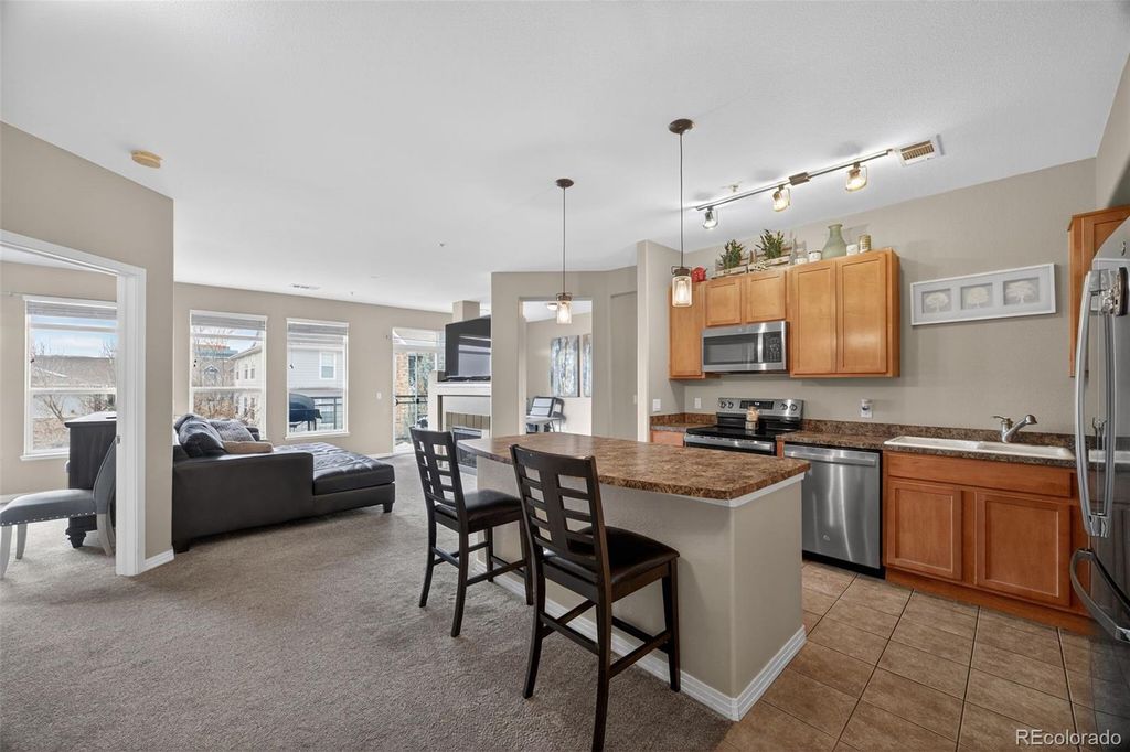Image 2 of property listing at 10184 Park Meadows Drive 1205, Lone Tree, CO 80124