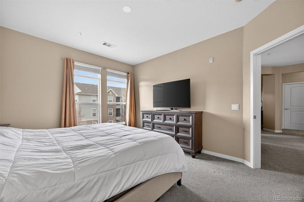 Image 16 of property listing at 10184 Park Meadows Drive 1205, Lone Tree, CO 80124