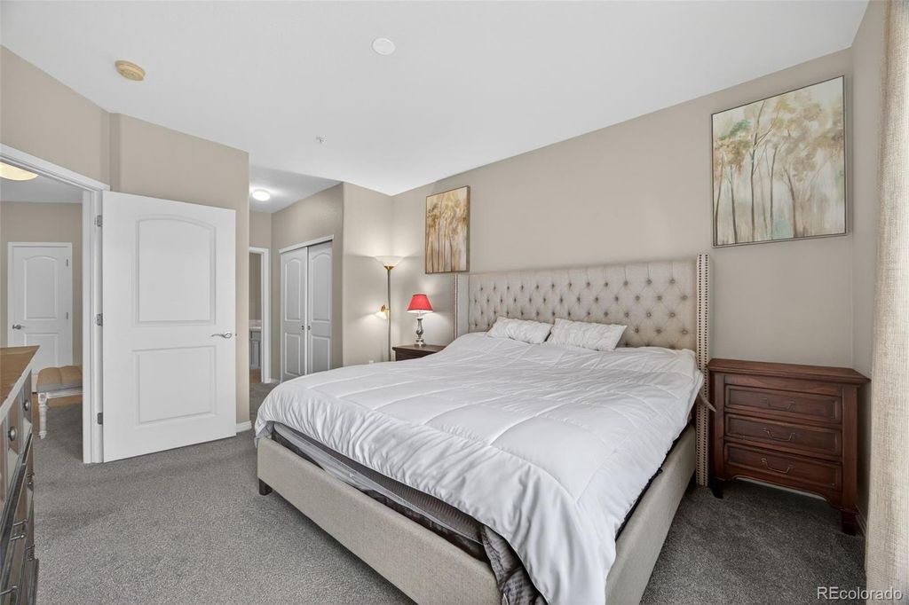 Image 17 of property listing at 10184 Park Meadows Drive 1205, Lone Tree, CO 80124