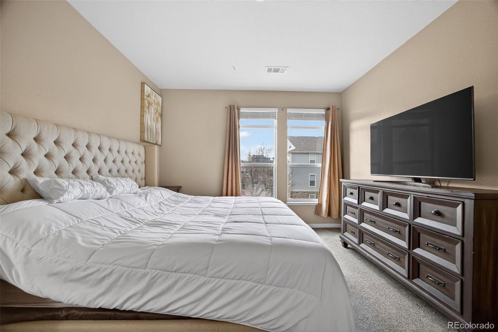 Image 18 of property listing at 10184 Park Meadows Drive 1205, Lone Tree, CO 80124