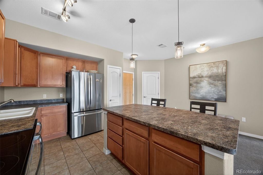 Image 5 of property listing at 10184 Park Meadows Drive 1205, Lone Tree, CO 80124