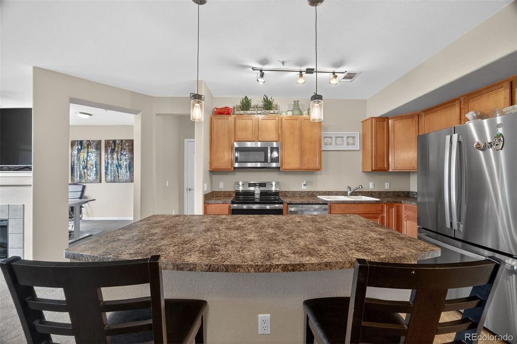 Image 6 of property listing at 10184 Park Meadows Drive 1205, Lone Tree, CO 80124