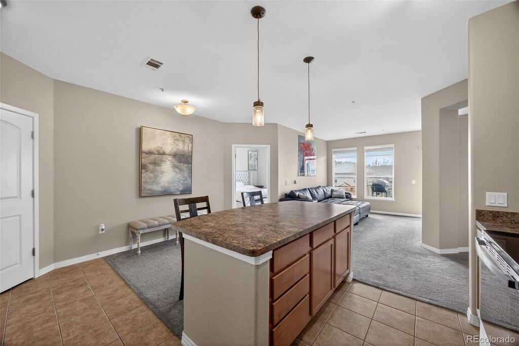 Image 7 of property listing at 10184 Park Meadows Drive 1205, Lone Tree, CO 80124