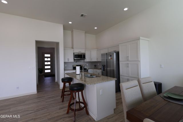 7776 ENCHANTED PARK Drive, El Paso, TX 79911