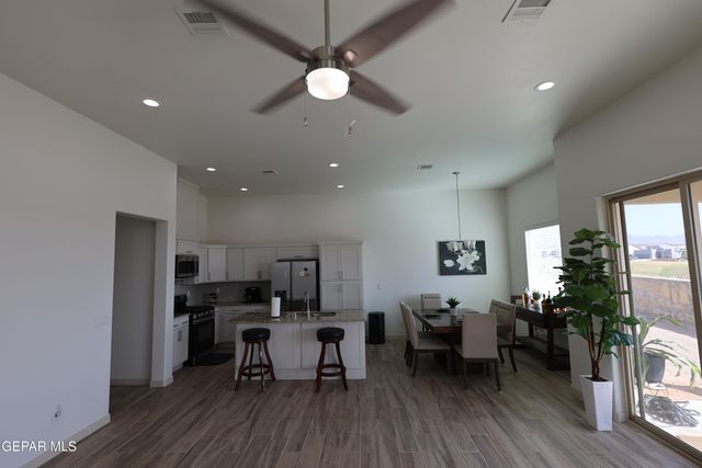 7776 ENCHANTED PARK Drive, El Paso, TX 79911