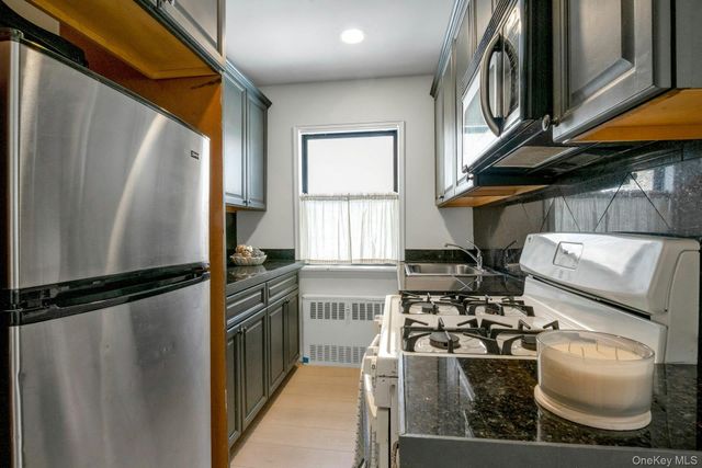 110 Virginia Road C, White Plains, NY 10603