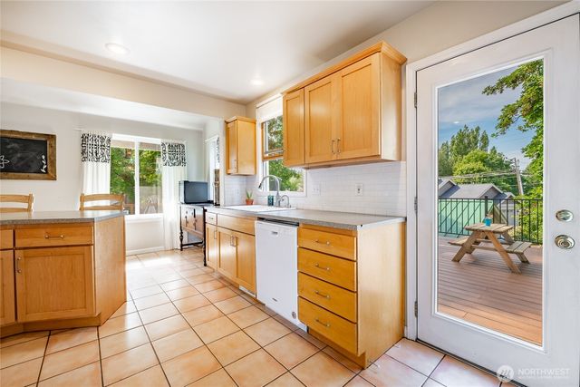 704 Glenning Street, Lynden, WA 98264