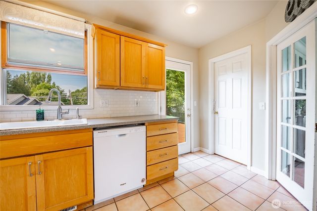 704 Glenning Street, Lynden, WA 98264