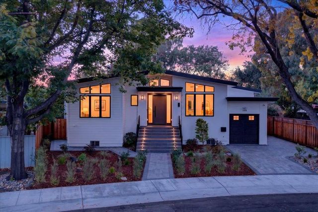 1084 Moffett Circle, Palo Alto, CA 94303