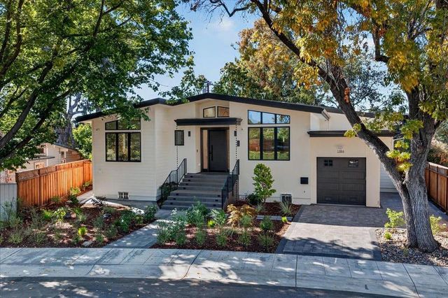 1084 Moffett Circle, Palo Alto, CA 94303