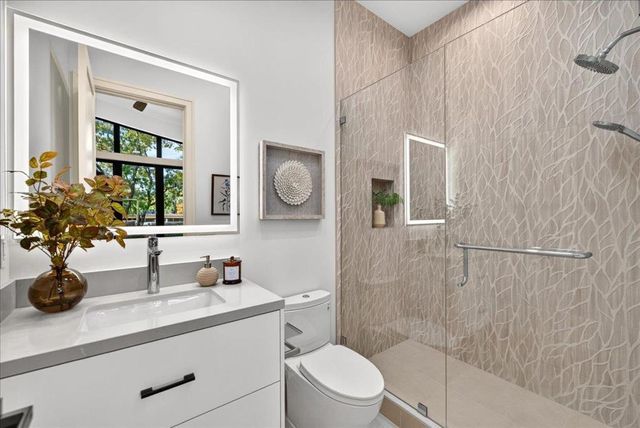 1084 Moffett Circle, Palo Alto, CA 94303