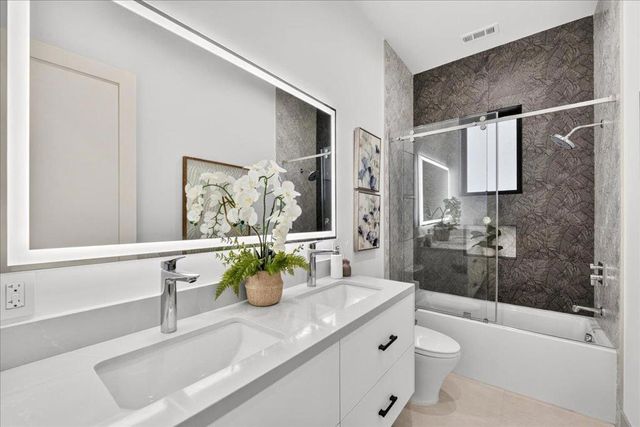 1084 Moffett Circle, Palo Alto, CA 94303