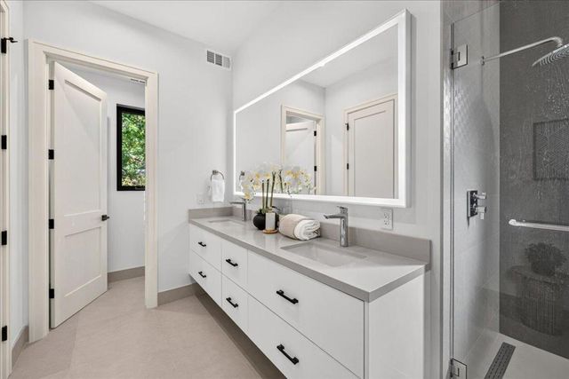 1084 Moffett Circle, Palo Alto, CA 94303