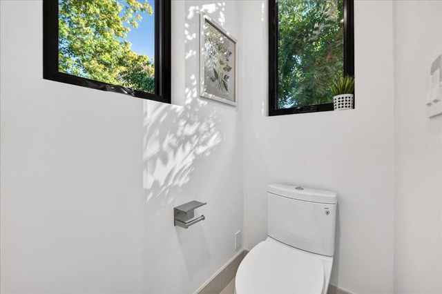 1084 Moffett Circle, Palo Alto, CA 94303