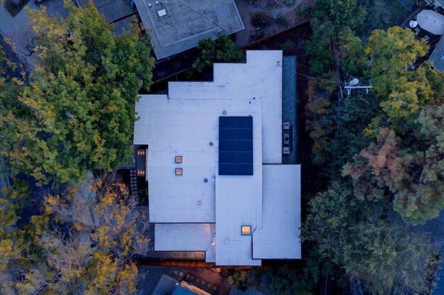 1084 Moffett Circle, Palo Alto, CA 94303