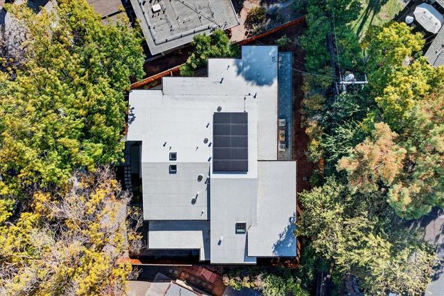 1084 Moffett Circle, Palo Alto, CA 94303