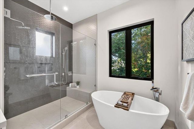 1084 Moffett Circle, Palo Alto, CA 94303