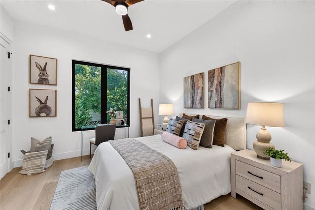 1084 Moffett Circle, Palo Alto, CA 94303