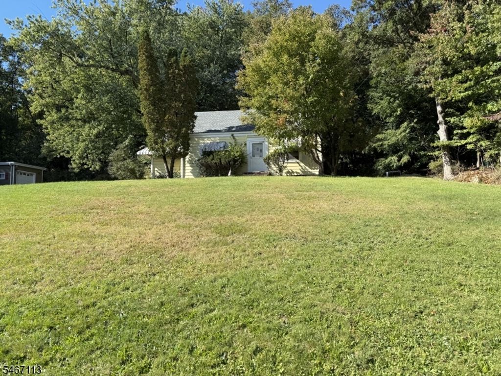 304 Goffle Rd, Hawthorne Boro, NJ 07506 — photo 3