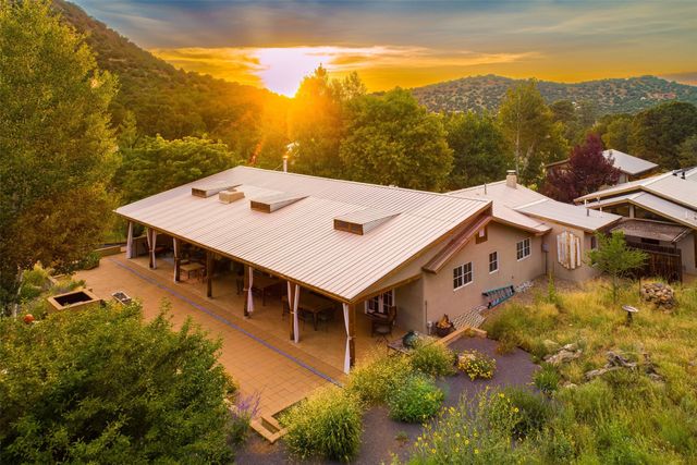 10 Sabina Lane, Santa Fe, NM 87508