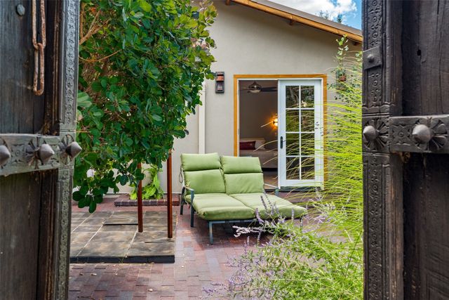 10 Sabina Lane, Santa Fe, NM 87508