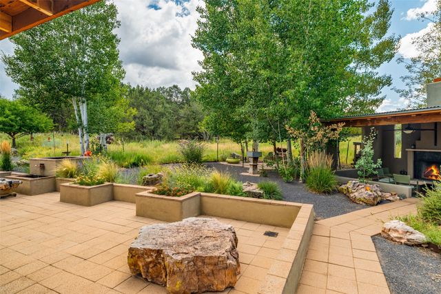 10 Sabina Lane, Santa Fe, NM 87508