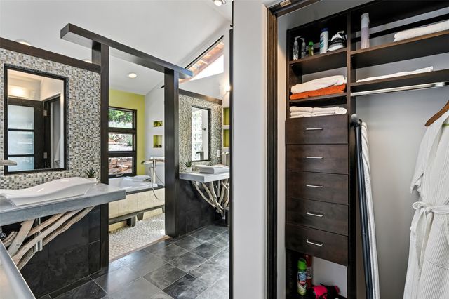 10 Sabina Lane, Santa Fe, NM 87508