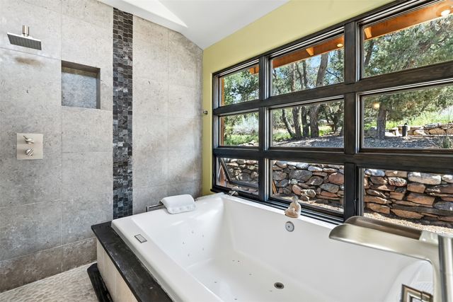 10 Sabina Lane, Santa Fe, NM 87508